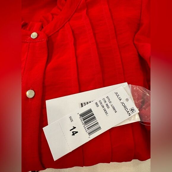 Ruffle Pleated Shift Dress
Julia Jordan - Picture 2 of 4